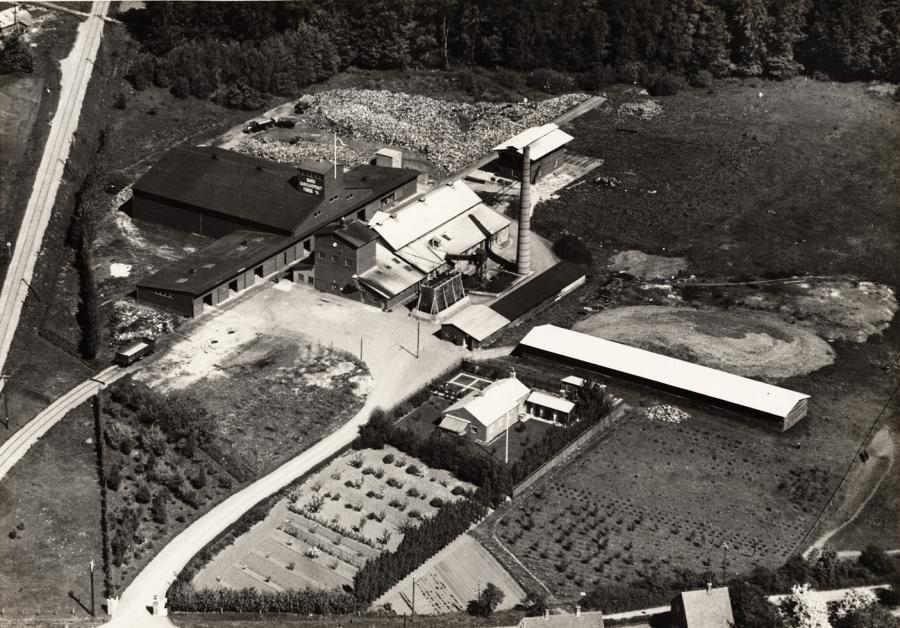 Luftfoto af Dansk Garveekstrat Fabrik, Gl. Holmegårdsvej 3