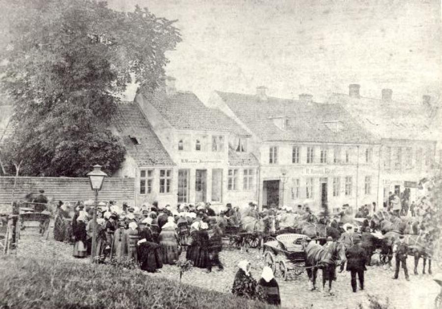 Torvet, markedsdag, 1865