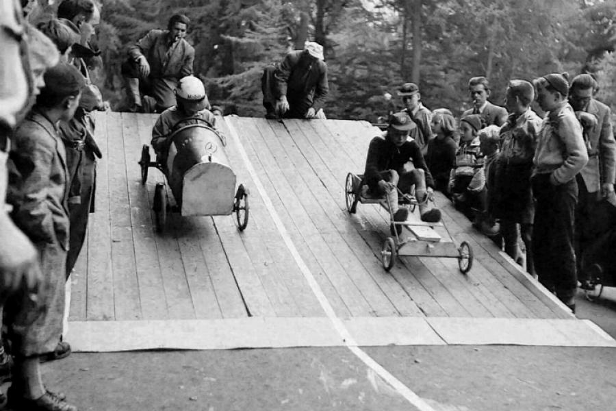 Rendelæggerbakken, sæbekasseløb med startrampe, 1957